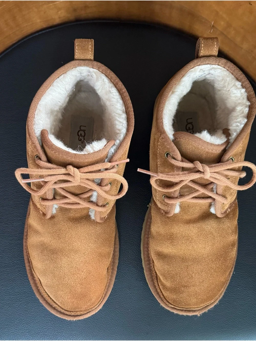 UGG Men’s Neumel Chukka Suede Shearling-Lined Lace-Up Boots Size 9
